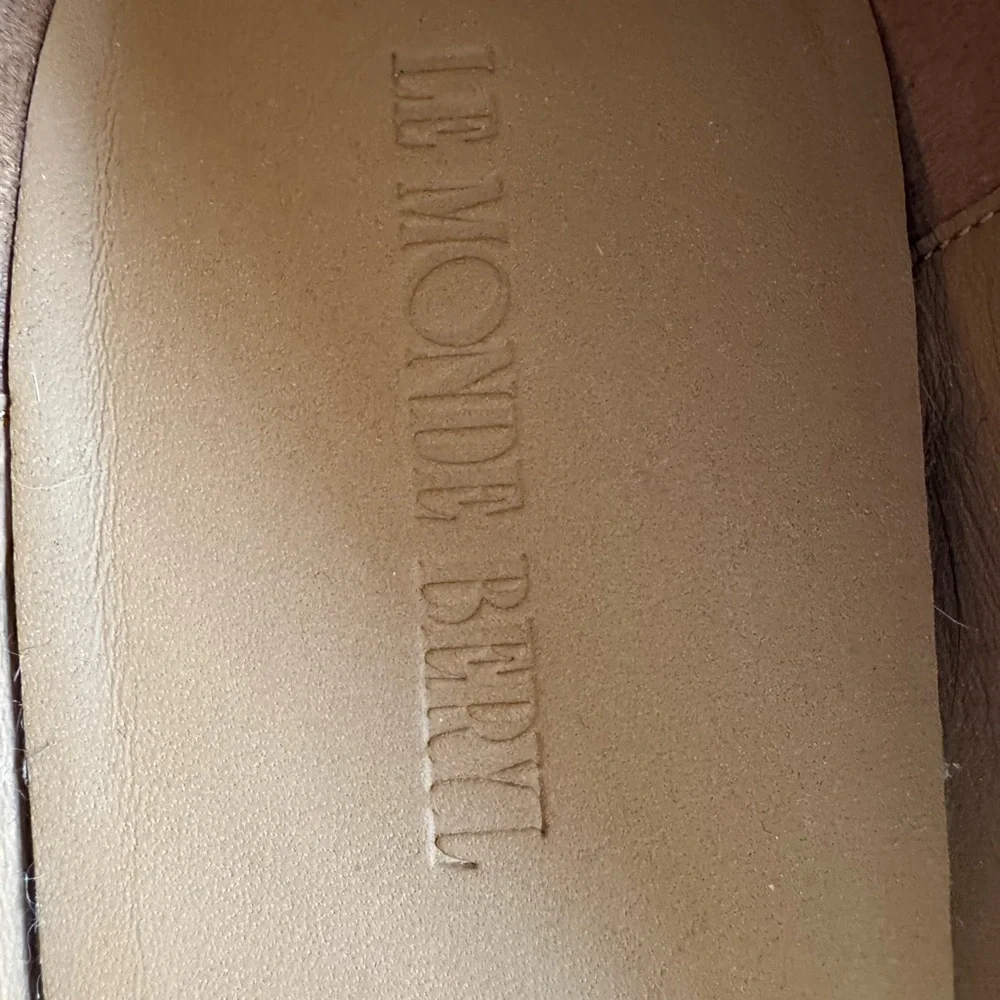 Le Monde Beryl Women's Elegant Red Velvet Loafers - Picture 10 of 12